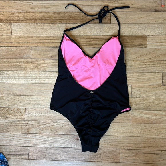 Victoria’s Secret one piece swimsuit size Medium - Picture 2 of 3